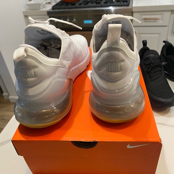 Men’s Nike AirMax 270 white with tan under soles - Picture 3 of 3